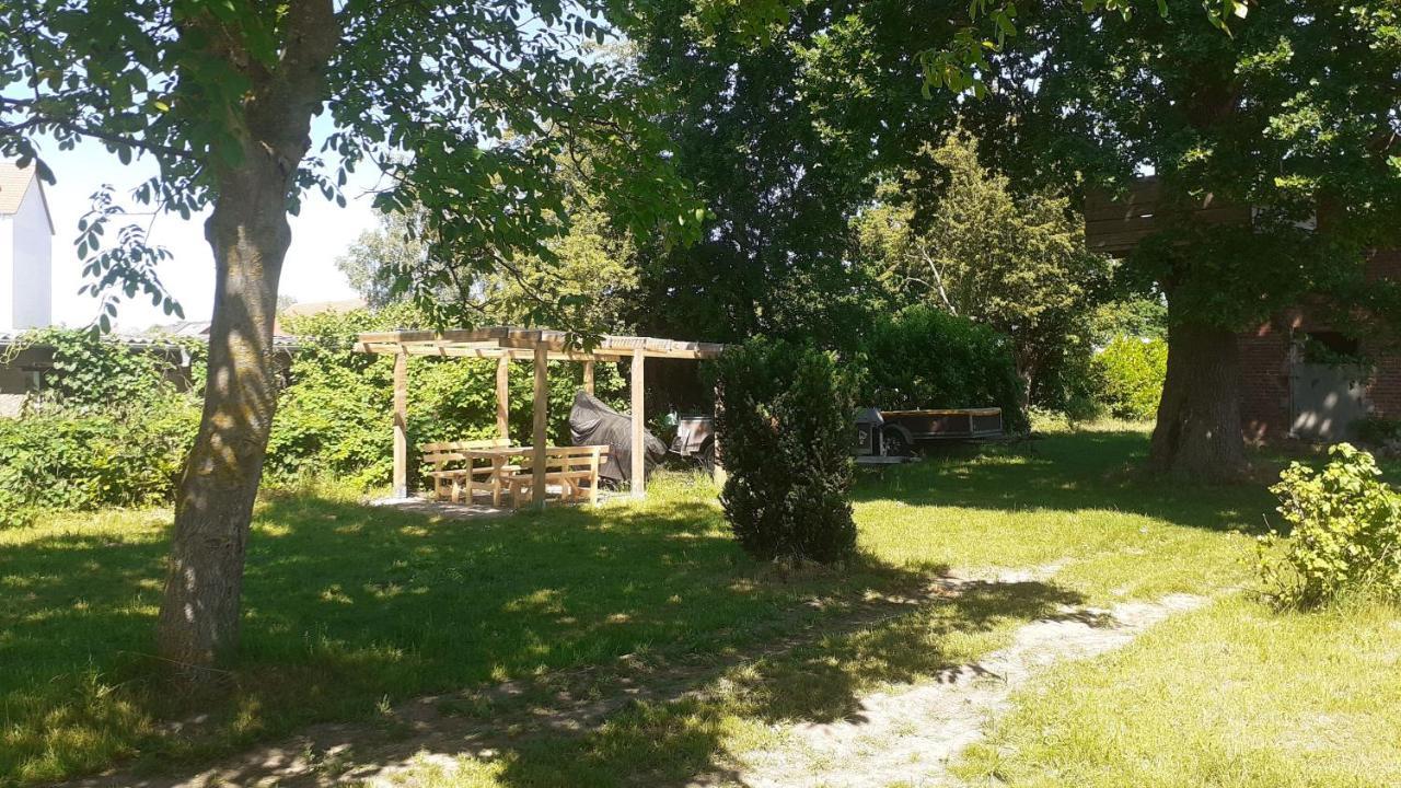 Stellplatz Am Alten Bahnhof Hotel Tribsees Екстериор снимка